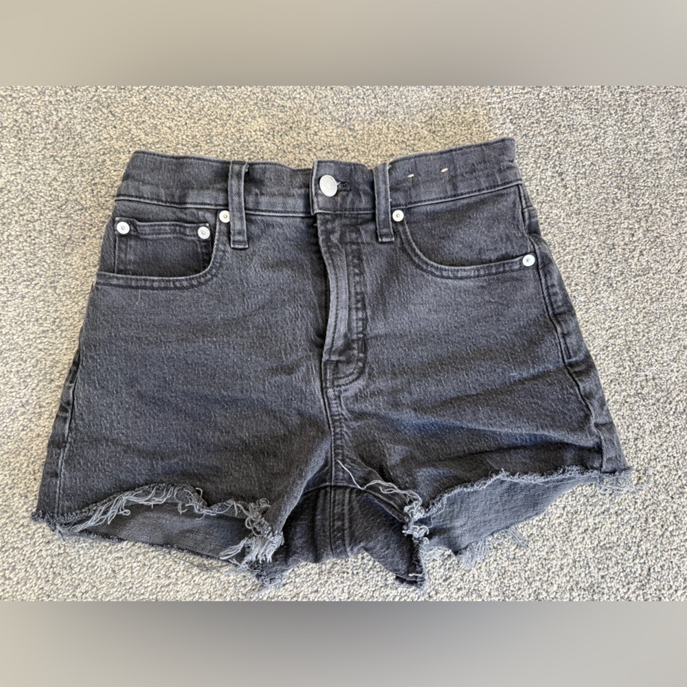 Madewell Women’s The Perfect Jean Short Black Size 25 Raw Hem-used